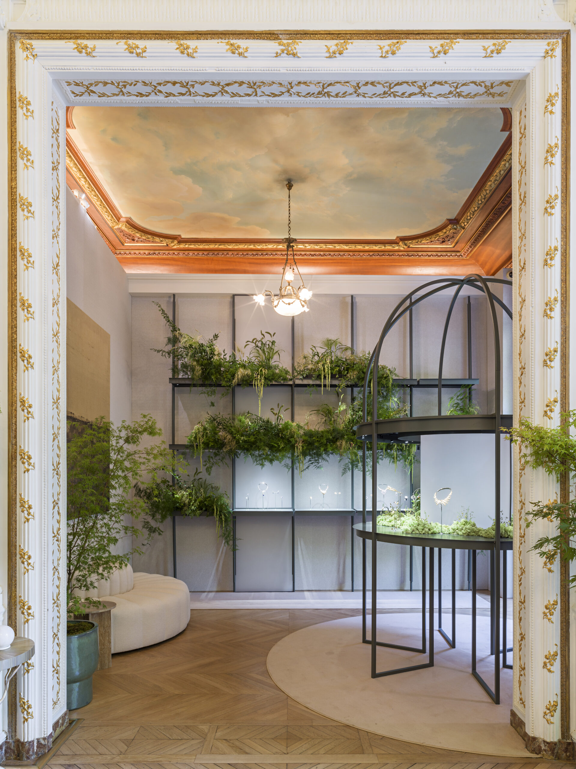 « Le Jardin de Chaumet » Jewelry showroom Monceau, Paris, France – Photo ©Kristen Pelou
